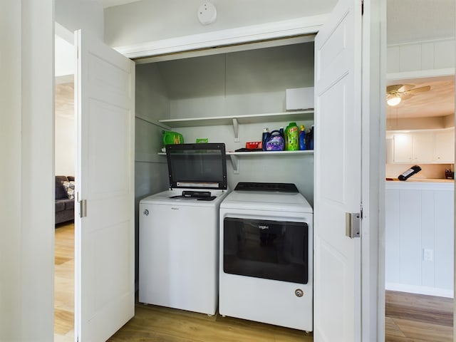 1326 Stag Dr, Fort Wayne, IN 46804 - washroom with separate washer and dryer, light wood-style flooring, and ceiling fan