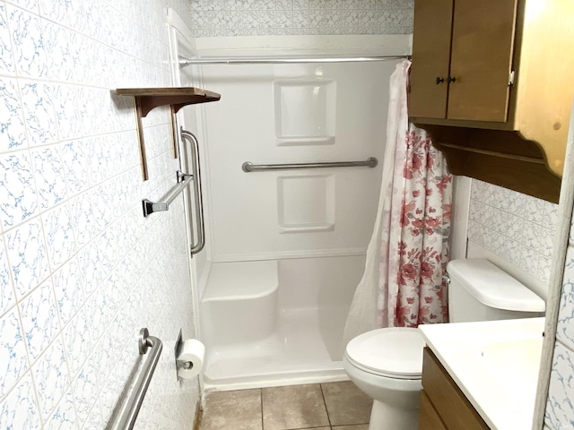 4234 Oak St, Woodburn, IN 46797 - bathroom featuring vanity, toilet, curtained shower, and tile patterned flooring