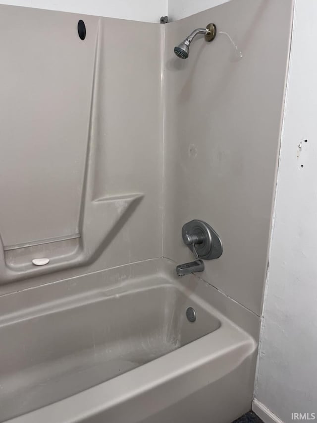 1705 Northview Blvd, Kokomo, IN 46901 - full bathroom featuring shower / tub combination
