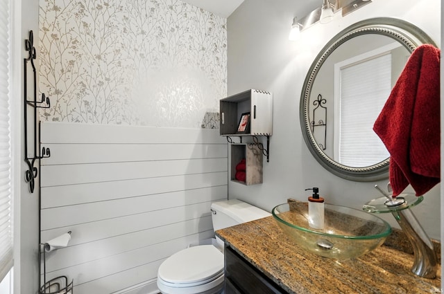 2906 Easton Ridge Pl, Fort Wayne, IN 46818 - half bathroom with toilet and vanity