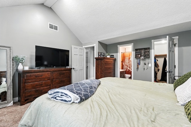 2906 Easton Ridge Pl, Fort Wayne, IN 46818 - bedroom featuring carpet flooring, a spacious closet, a textured ceiling, a closet, and ensuite bath