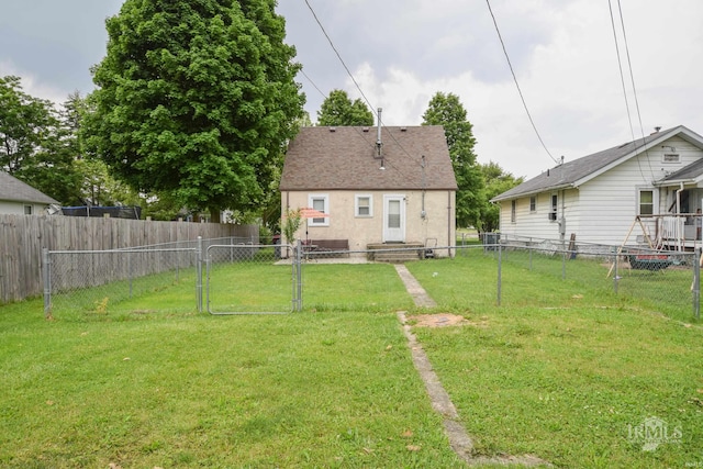 1816 W 13th St, Muncie, IN 47302 - back of property with a gate