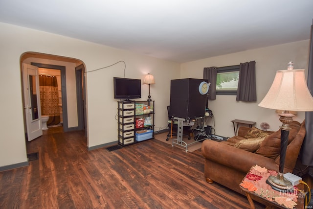 1816 W 13th St, Muncie, IN 47302 - living room with wood finished floors and baseboards