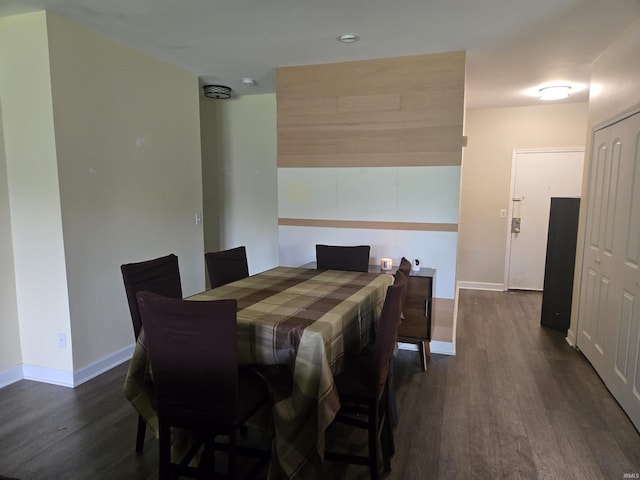 1300 Winding Ridge Ln Unit C-8, Valparaiso, IN 46383 - dining space featuring dark wood finished floors, baseboards, and recessed lighting