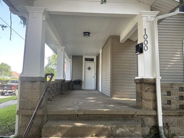 1000 Hartford St, Lafayette, IN 47900 - doorway to property with a porch