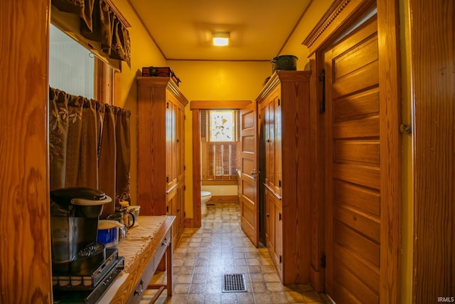 507 N Howard St, Union City, IN 47390 - view of hallway
