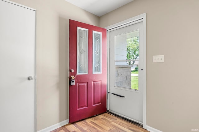 2604 Bellevue Dr, Fort Wayne, IN 46825 - foyer featuring light wood finished floors and baseboards