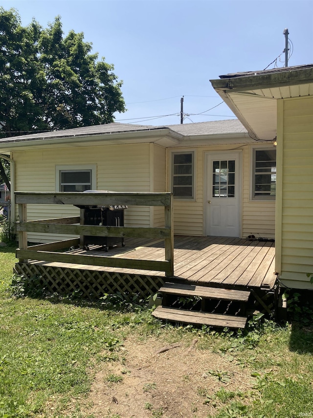 449 Cline St, Huntington, IN 46750 - back of property with a deck