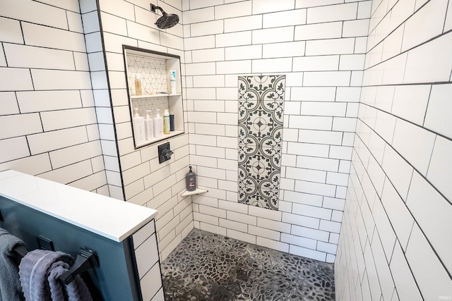 1339 Clark Ave, Bluffton, IN 46714 - full bathroom featuring a tile shower