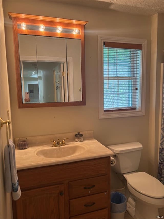 999 Inderrieden Rd, Chandler, IN 47610 - full bath featuring vanity and toilet