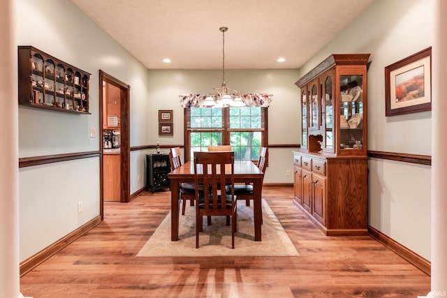 5003 N Chatham Dr, Bloomington, IN 47404 - dining area featuring light wood-type flooring, a chandelier, baseboards, and recessed lighting