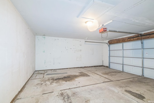 11114 E Wismar Dr, Indianapolis, IN 46235 - garage featuring a garage door opener