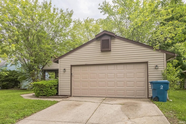 11114 E Wismar Dr, Indianapolis, IN 46235 - view of garage
