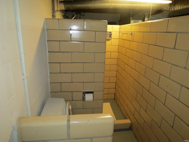 801 E Sycamore St, Petersburg, IN 47567 - bathroom featuring toilet