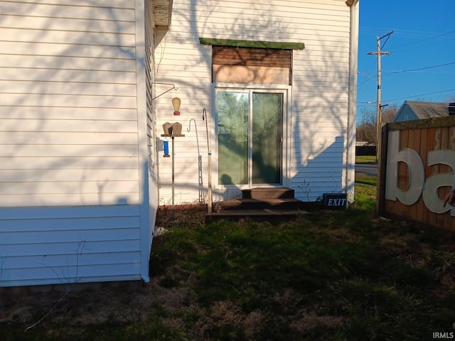 804 W 1st St, Albany, IN 47320 - view of exterior entry