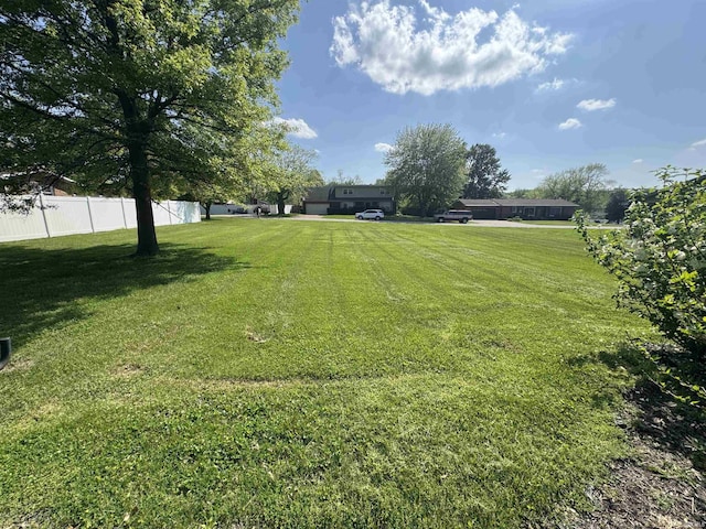 8133 Maple Ln, Newburgh, IN 47630 - view of yard