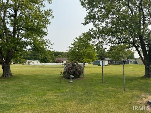 1402 E Culver Rd, Knox, IN 46534 - surrounding community with a yard