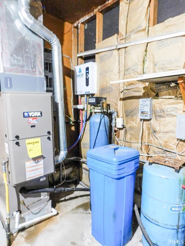 2363 N Oak Dr, Bluffton, IN 46714 - view of utility room