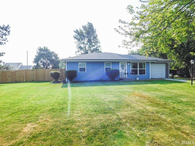 2363 N Oak Dr, Bluffton, IN 46714 - ranch-style house featuring a garage