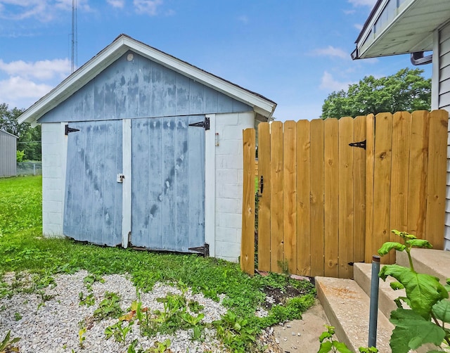 160 SW 5th St, Linton, IN 47441 - view of shed with a gate