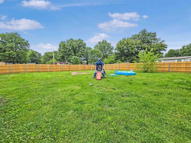 160 SW 5th St, Linton, IN 47441 - view of yard