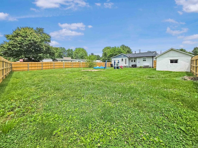 160 SW 5th St, Linton, IN 47441 - view of yard