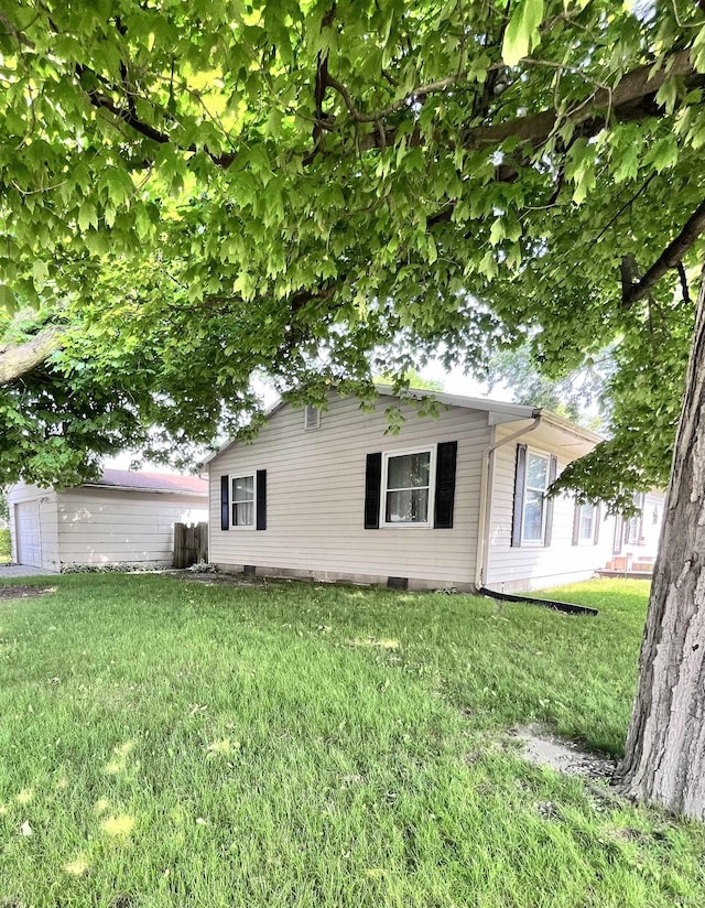 1818 N Indiana Ave, Kokomo, IN 46901 - view of property exterior with a yard