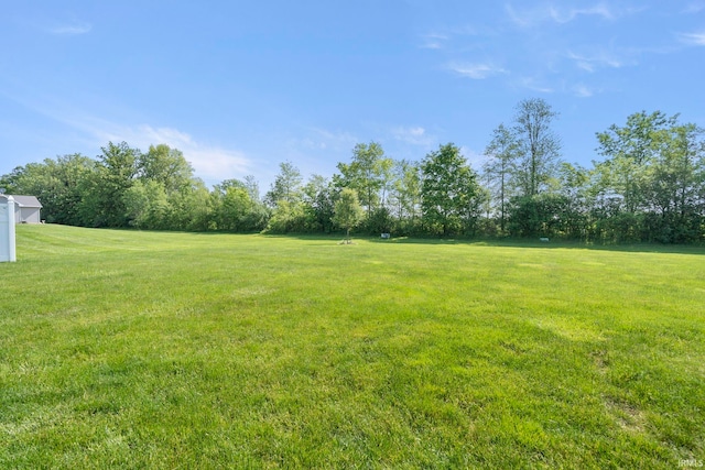 2410 Deerfield Ct, Decatur, IN 46733 - view of green lawn