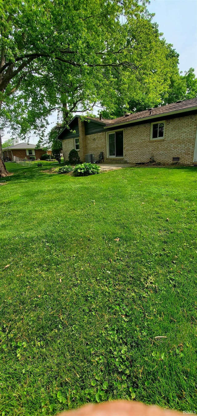 1609 Gordon Dr, Kokomo, IN 46902 - view of green lawn