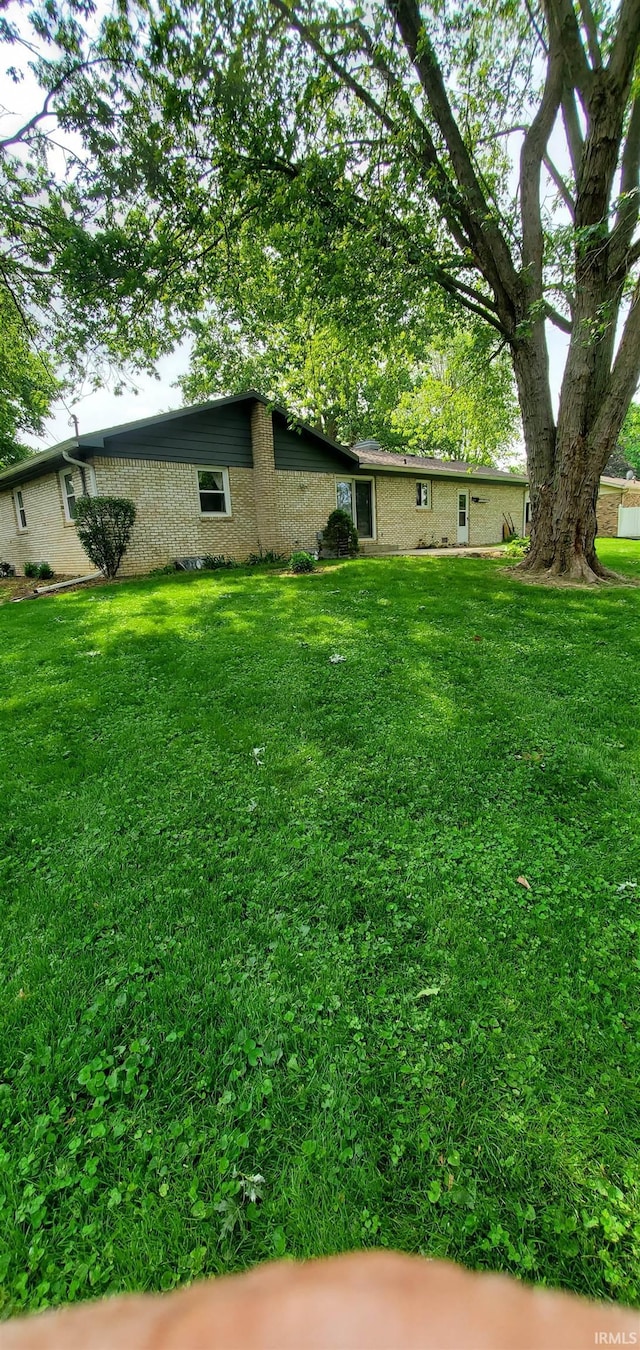 1609 Gordon Dr, Kokomo, IN 46902 - view of green lawn
