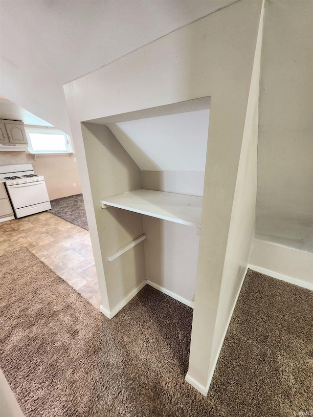 436 E Taber St, Fort Wayne, IN 46803 - detailed view of gas range gas stove, carpet floors, and baseboards