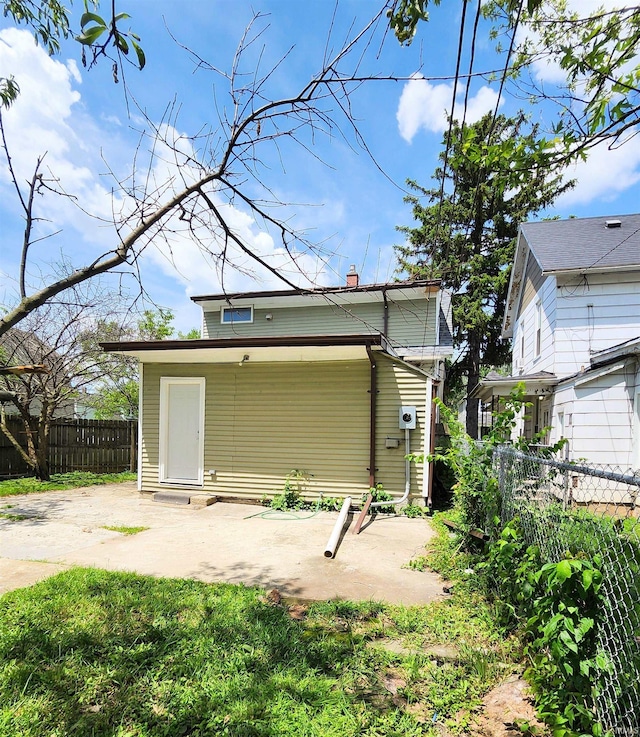 436 E Taber St, Fort Wayne, IN 46803 - view of garage