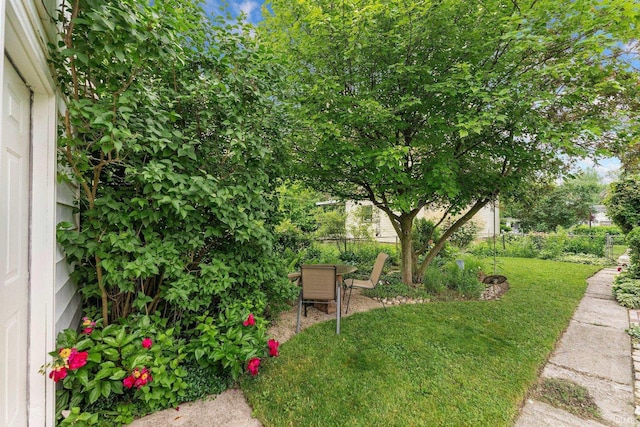 1712 High St, Fort Wayne, IN 46808 - view of yard featuring a patio