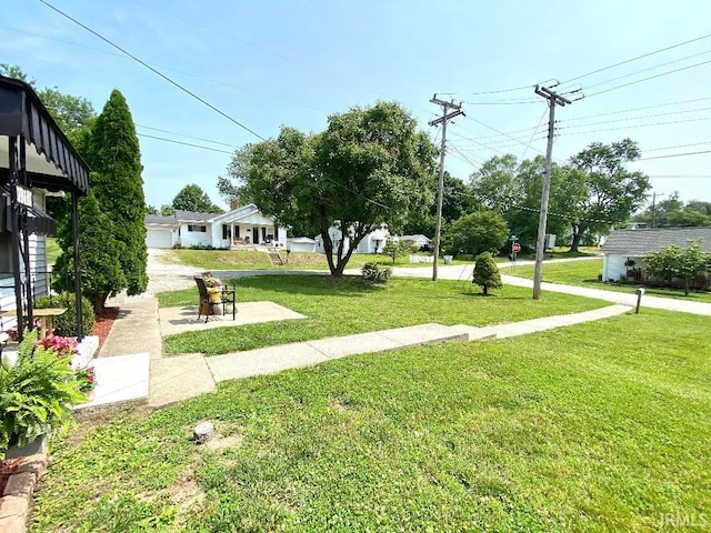 138 N Harrison St, Bloomfield, IN 47424 - view of grassy yard
