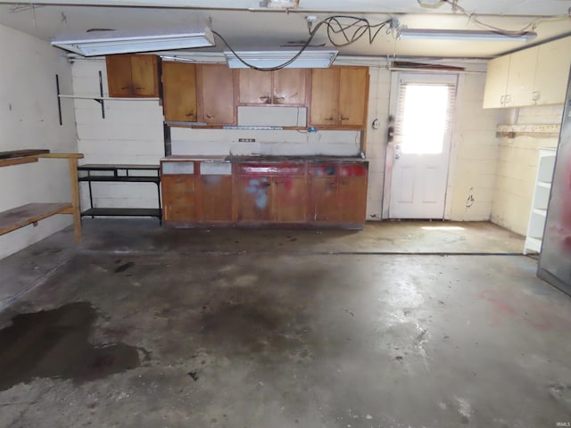 3910 Stringtown Rd, Evansville, IN 47711 - view of garage