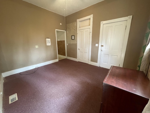 607 N 10th St, Vincennes, IN 47591 - carpeted entryway featuring baseboards