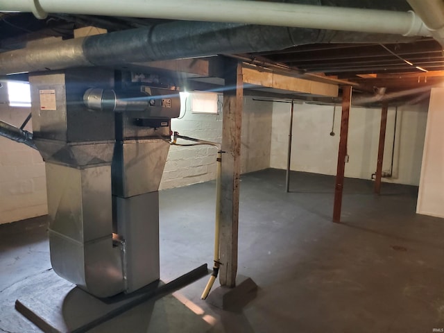 1005 E 4th St, Mishawaka, IN 46544 - view of below grade area