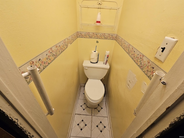 209 Seminary St, Vincennes, IN 47591 - bathroom with toilet