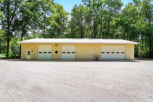 6011 W Wallen Rd, Fort Wayne, IN 46818 - view of detached garage