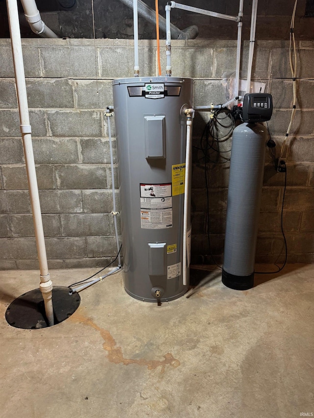 701 Ravine Park Blvd, Attica, IN 47918 - utilities featuring water heater