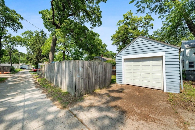 2217 Inglewood Pl, South Bend, IN 46616 - detached garage featuring concrete driveway
