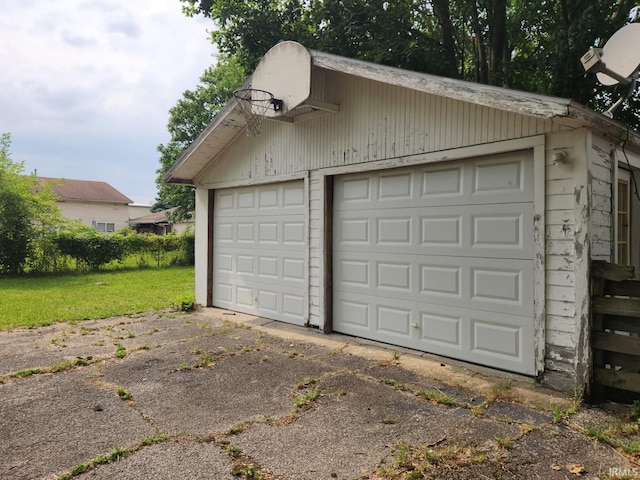 706 S Western Ave, Marion, IN 46952 - view of detached garage