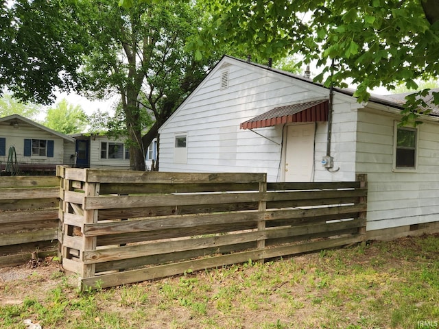 706 S Western Ave, Marion, IN 46952 - view of home's exterior