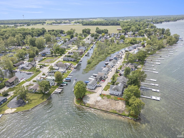 8056 E N Rd, Syracuse, IN 46567 - aerial view of property's location featuring a nearby body of water and nearby suburban area