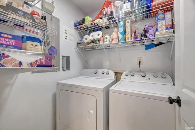 3502 S Tyler Ln, Bloomington, IN 47403 - laundry room with washing machine and dryer