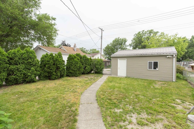 2524 Milburn Blvd, Mishawaka, IN 46544 - view of yard featuring an outdoor structure