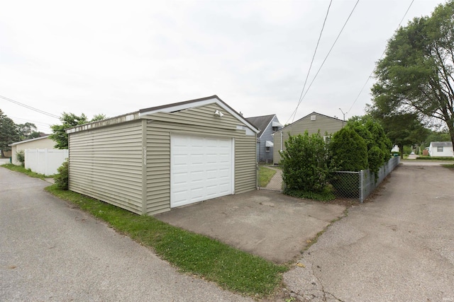 2524 Milburn Blvd, Mishawaka, IN 46544 - view of detached garage