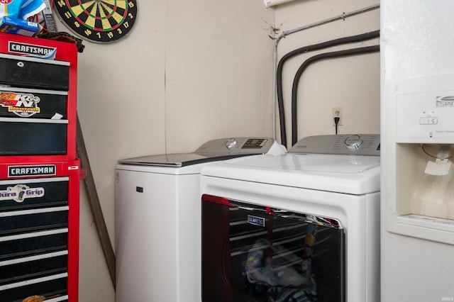 2408 W Sheffield Dr, Muncie, IN 47304 - washroom featuring washer and dryer