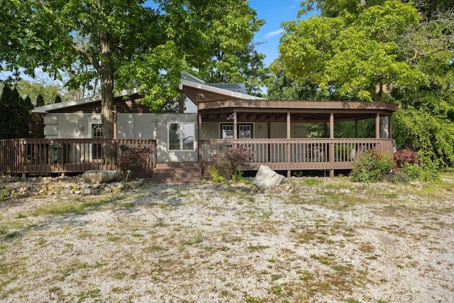 6226 Wheeling Ave, Muncie, IN 47304 - rear view of property featuring a deck