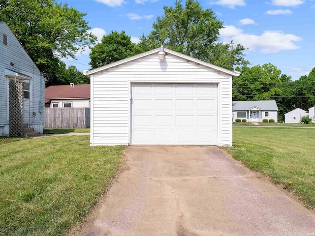 254 Forrest Ave, Wabash, IN 46992 - detached garage with driveway